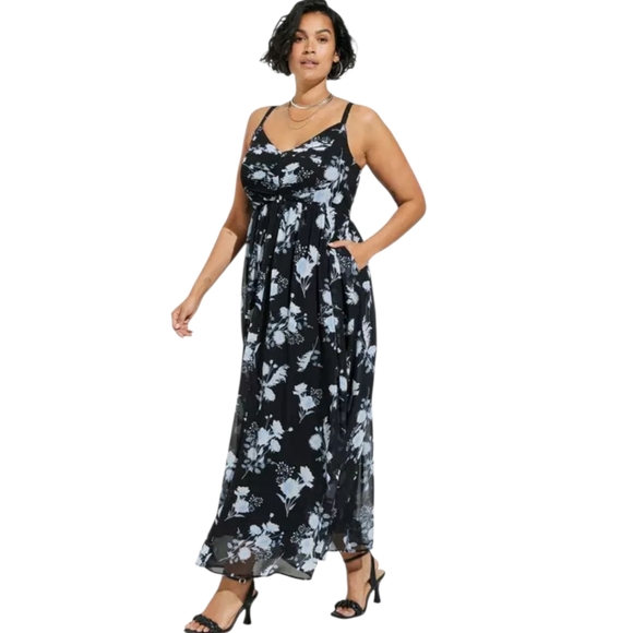 Torrid Black Floral Smocked Chiffon Maxi Dress Size 3 - Picture 1 of 5